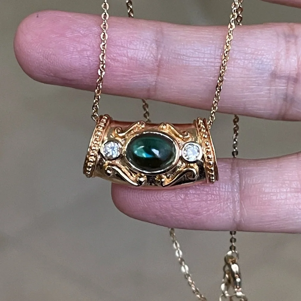 Laura Ramsey designer green cabochon gemstone gold plated solid sterling pendant - Picture 3 of 7